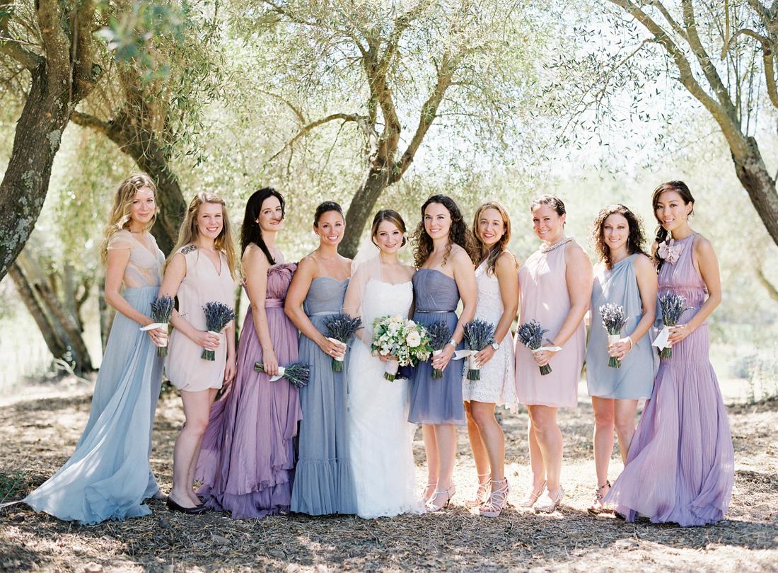 Свадебные платья в разных цветах